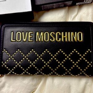 Love Moschino wristlet wallet🖤💖